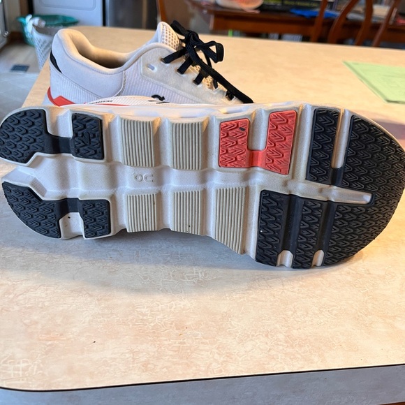 On Cloudrunner 2 Womens Size 9.5 - Used Great Condition - Picture 3 of 3